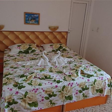 Sianie Guest House Равда Екстер'єр фото