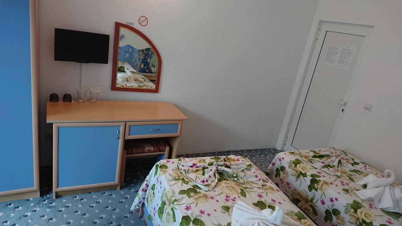 Sianie Guest House Равда Екстер'єр фото