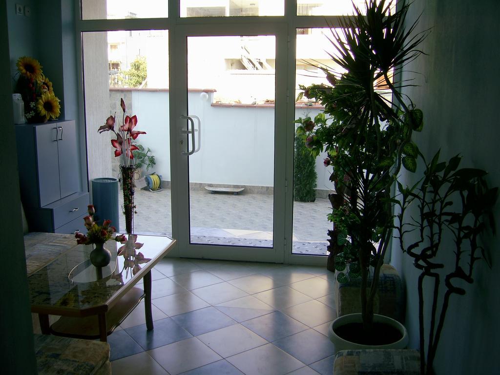 Sianie Guest House Равда Екстер'єр фото