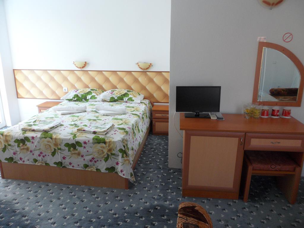 Sianie Guest House Равда Екстер'єр фото