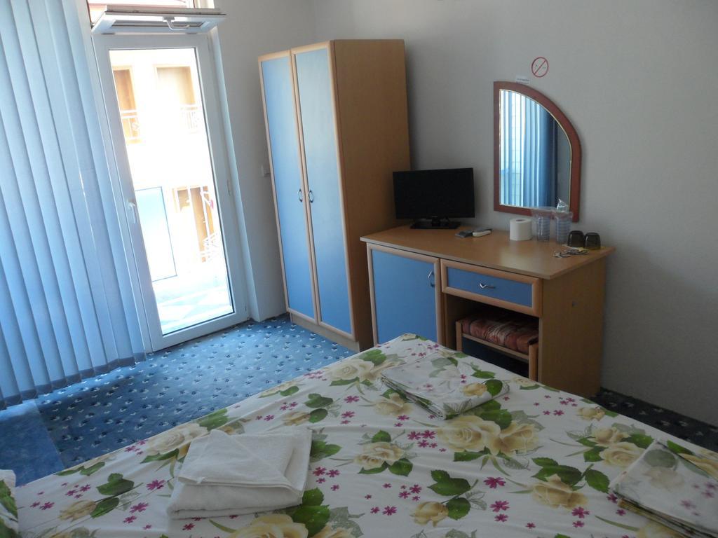 Sianie Guest House Равда Екстер'єр фото