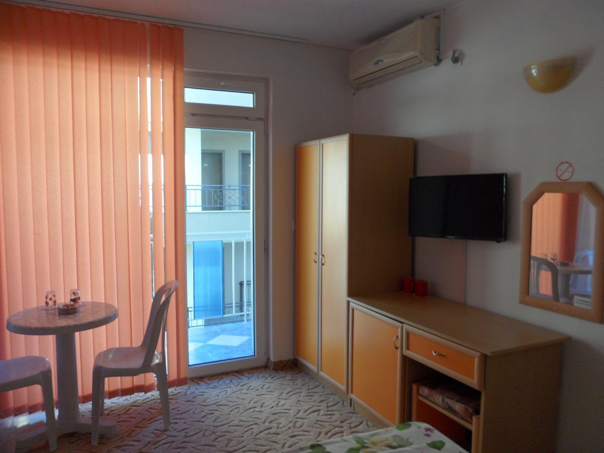 Sianie Guest House Равда Екстер'єр фото