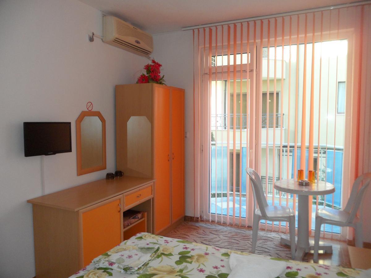 Sianie Guest House Равда Екстер'єр фото