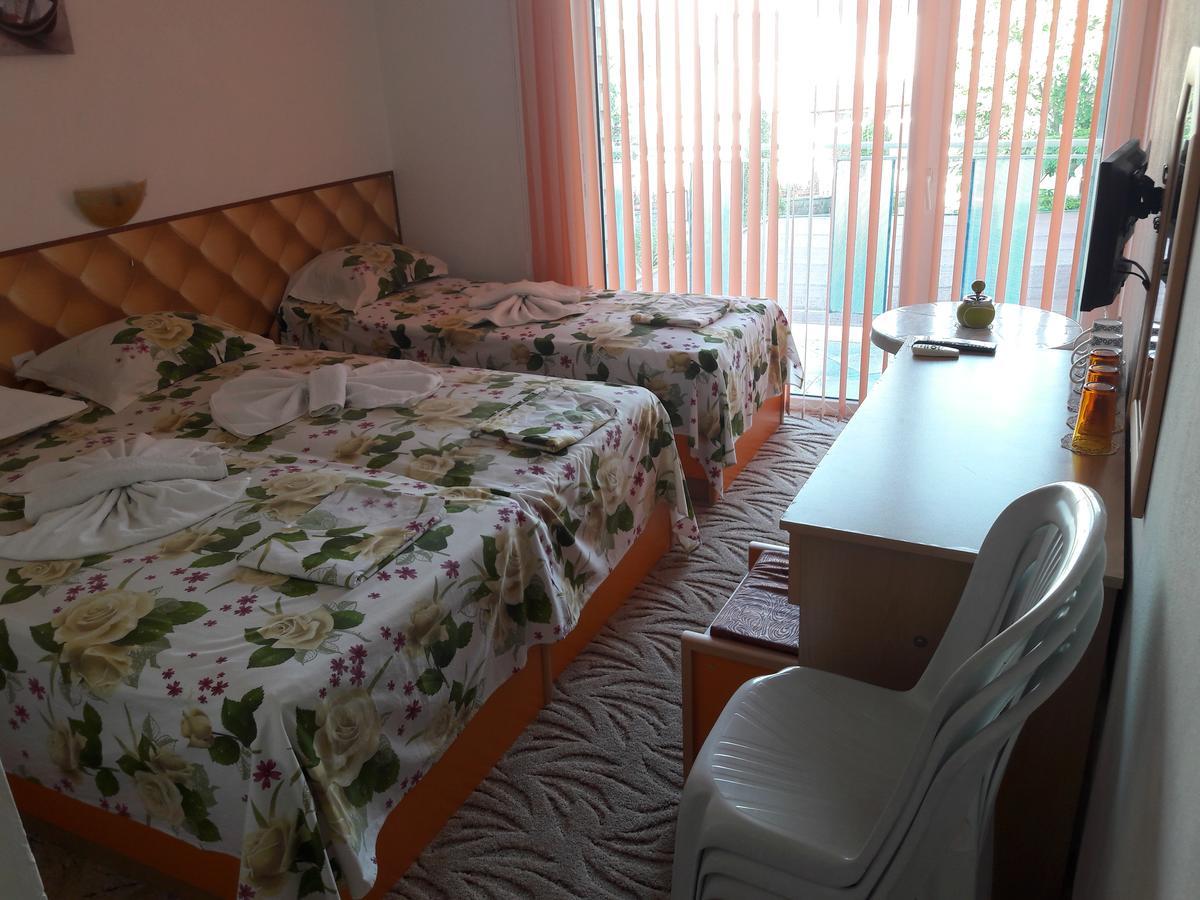 Sianie Guest House Равда Екстер'єр фото