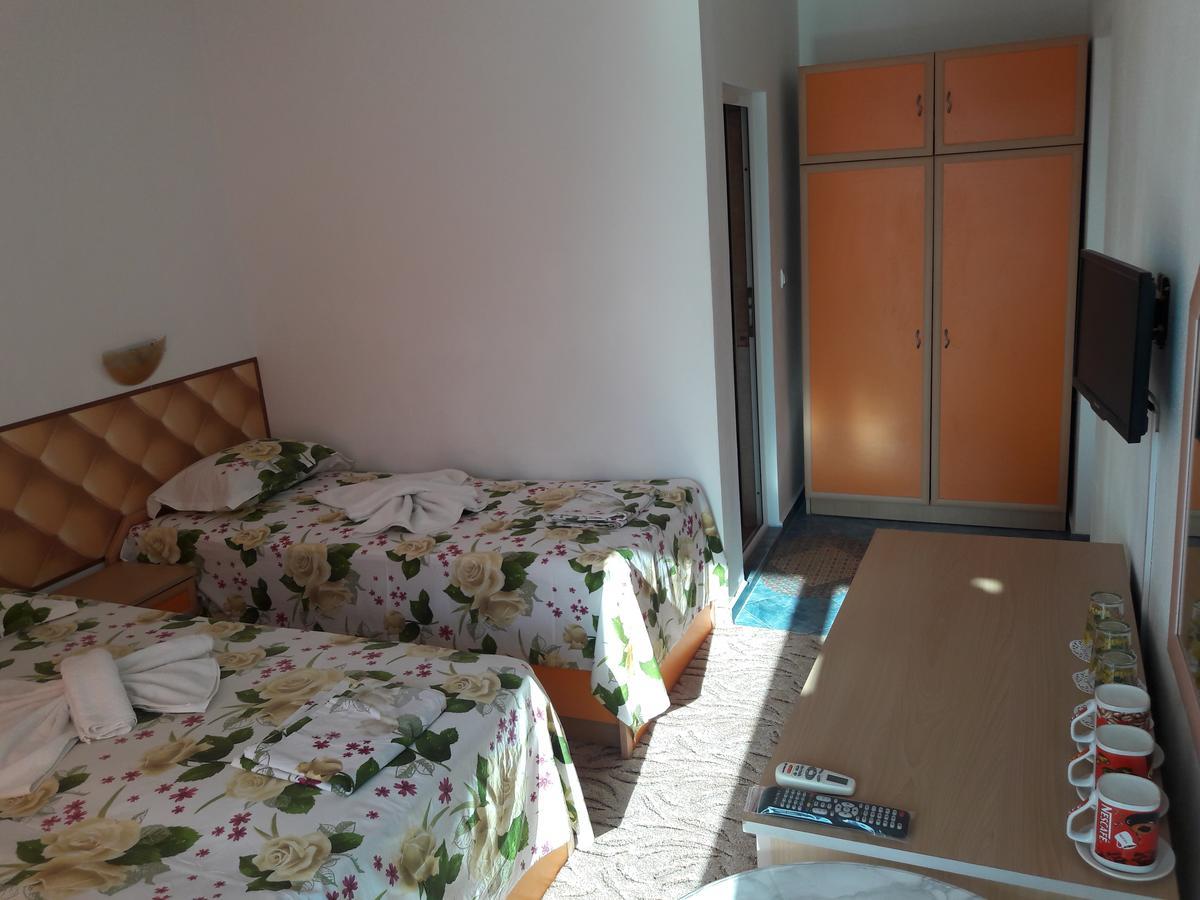 Sianie Guest House Равда Екстер'єр фото