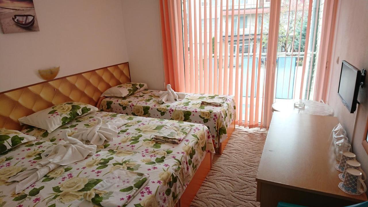 Sianie Guest House Равда Екстер'єр фото
